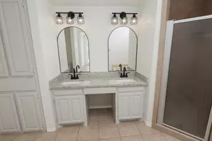 215 Mountainview Dr, Hurst, TX 76054 - Photo 10