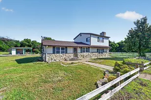 6709 County Rd 527, Burleson, TX 76028 - Photo 2