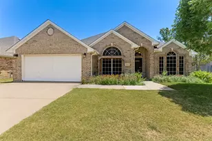 5856 Echo Bluff Dr, Haltom City, TX 76137 - Photo 1
