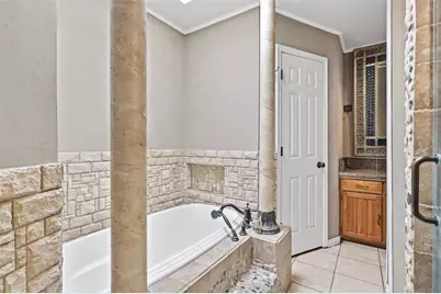 8205 Alsace Court, Fort Worth, TX 76134 - Photo 16