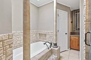 8205 Alsace Ct, Fort Worth, TX 76134 - Photo 16