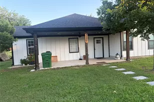 1127 W Sterrett Rd, Waxahachie, TX 75167 - Photo 1