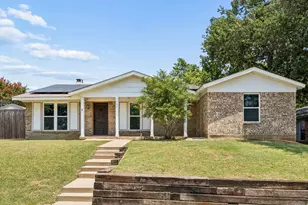 733 Mockingbird Dr, Lewisville, TX 75067 - Photo 2