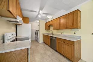 733 Mockingbird Dr, Lewisville, TX 75067 - Photo 6