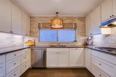 9039 Lanshire Drive, Dallas, TX 75238 - Photo 16