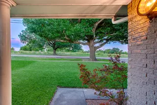 9039 Lanshire Dr, Dallas, TX 75238 - Photo 4
