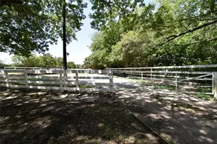 1329 S Belt Line Rd, Mesquite, TX 75149 - Photo 8