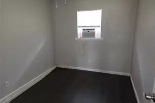 3910 Polly St, Dallas, TX 75210 - Photo 6