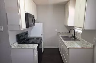 3910 Polly St, Dallas, TX 75210 - Photo 2