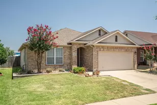 499 Grayson Ln, Lake Dallas, TX 75065 - Photo 2