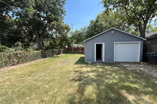 2546 Searcy Dr, Dallas, TX 75211 - Photo 12