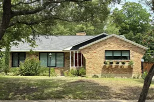 6755 E Mockingbird Ln, Dallas, TX 75214 - Photo 2