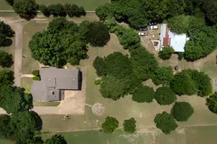 1027 Sherman Dr, Cedar Hill, TX 75104 - Photo 2