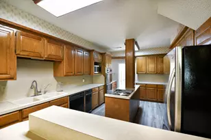 1027 Sherman Dr, Cedar Hill, TX 75104 - Photo 12
