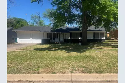 1305 Hillcrest Drive, Graham, TX 76450 - Photo 1