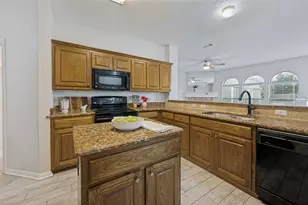 100 Bullava Ct, Crowley, TX 76036 - Photo 10