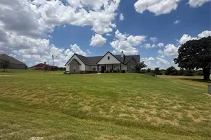 165 Quail Rdg Ct, Decatur, TX 76234 - Photo 2