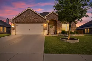 531 Hidden Spgs Trl, Azle, TX 76020 - Photo 2