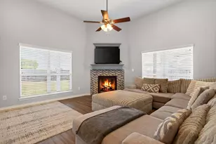 792 E Northside Dr, Pilot Point, TX 76258 - Photo 12