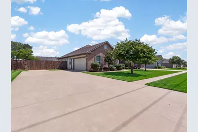 792 E Northside Drive, Pilot Point, TX 76258 - Photo 2