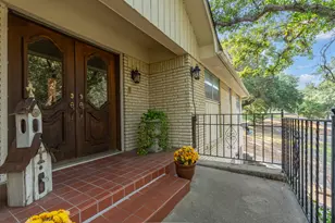 2621 Arroyo Rd, Waco, TX 76710 - Photo 2