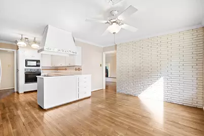 2621 Arroyo Road, Waco, TX 76710 - Photo 8