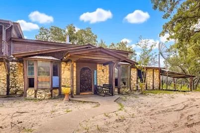 339 Shady Oaks Drive, Floresville, TX 78114 - Photo 4