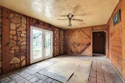 339 Shady Oaks Drive, Floresville, TX 78114 - Photo 14