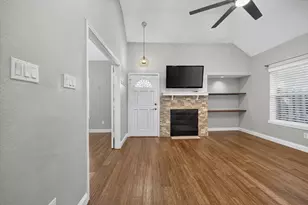 2136 Arbor Creek Dr, Carrollton, TX 75010 - Photo 8