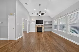 2136 Arbor Creek Dr, Carrollton, TX 75010 - Photo 6