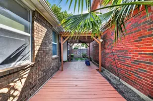 2136 Arbor Creek Dr, Carrollton, TX 75010 - Photo 30
