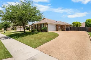 2304 Augustine, Waco, TX 76712 - Photo 2