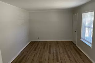 208 Hosack St, Arlington, TX 76010 - Photo 2
