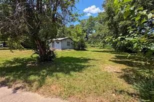 719 E Bullock St, Denison, TX 75021 - Photo 14