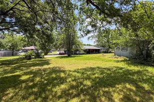 719 E Bullock St, Denison, TX 75021 - Photo 16
