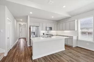 10533 Big Lagoon Dr, Fort Worth, TX 76179 - Photo 6
