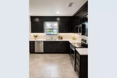 2212 Benbrook Drive, Carrollton, TX 75007 - Photo 8