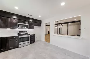 2212 Benbrook Dr, Carrollton, TX 75007 - Photo 10