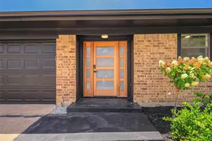 2212 Benbrook Dr, Carrollton, TX 75007 - Photo 2