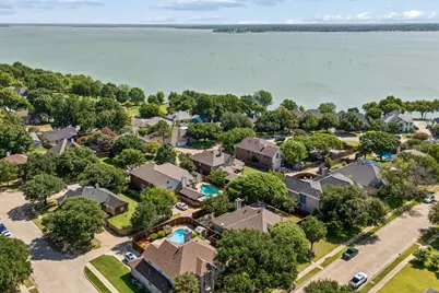 8710 Creekside Drive, Rowlett, TX 75089 - Photo 4