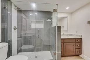 219 W Rochelle Rd, Irving, TX 75062 - Photo 18