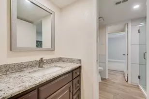 219 W Rochelle Rd, Irving, TX 75062 - Photo 22