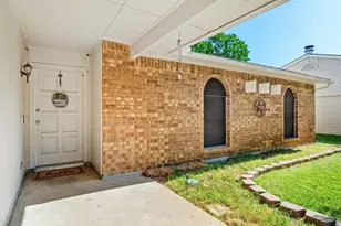 1026 Santa Fe Trail, Grand Prairie, TX 75052 - Photo 2
