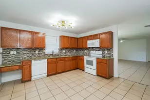 8717 Hunters Creek Dr, Fort Worth, TX 76123 - Photo 2