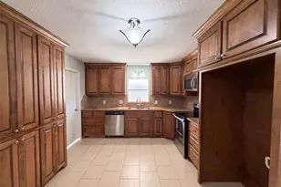 502 Jennings St, Nocona, TX 76255 - Photo 2