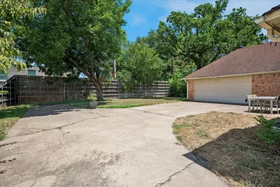 216 Huntingdon Drive, Irving, TX 75061 - Photo 24
