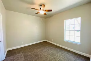 3406 Avon Dr, Denton, TX 76209 - Photo 8