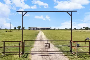 511 E Pecan Tree Rd, Waxahachie, TX 75165 - Photo 2
