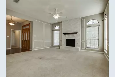 2810 Scarborough Court, Grapevine, TX 76051 - Photo 2