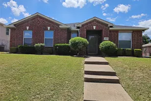 1205 Beeblossom Dr, DeSoto, TX 75115 - Photo 1